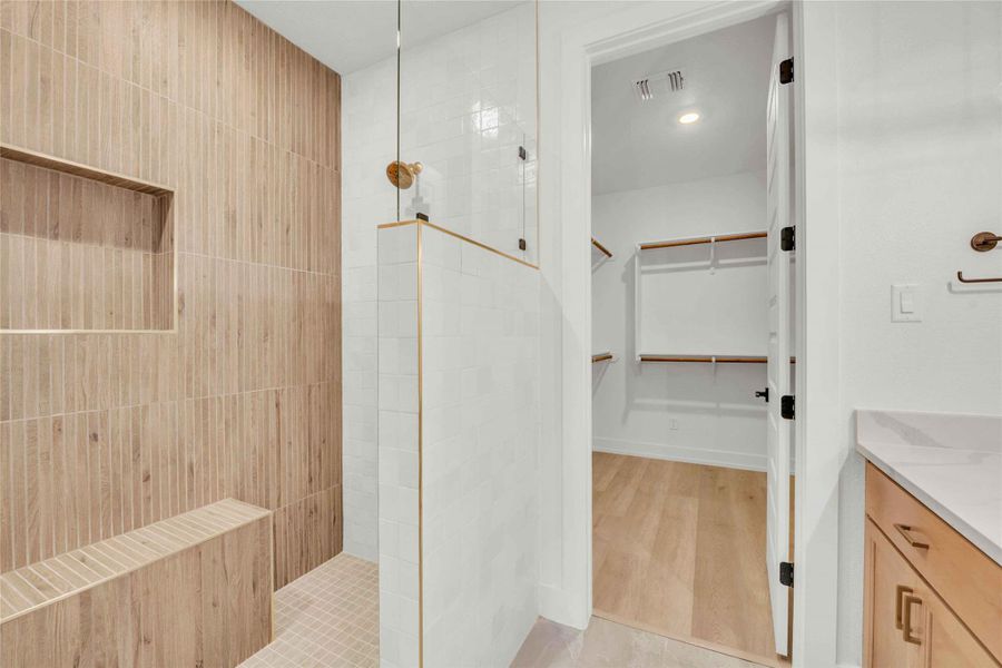 Furnished interior view inside a new home in Daniels Mountain, Georgetown (Image 9).