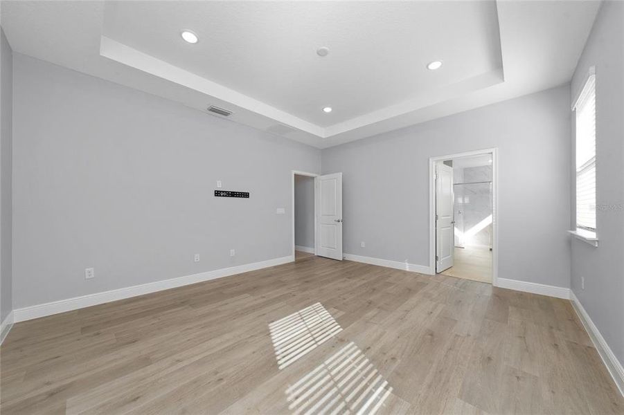 Spacious, unfurnished interior of a new home in , St. Cloud (Image 28).