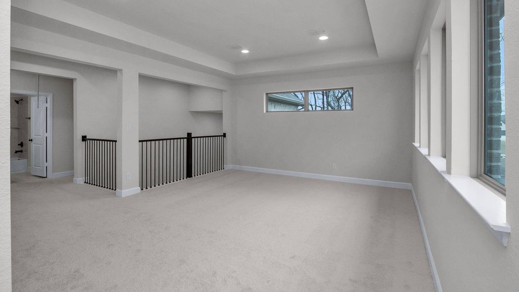 Spacious, unfurnished interior of a new home in Riceland, Mont Belvieu (Image 14).