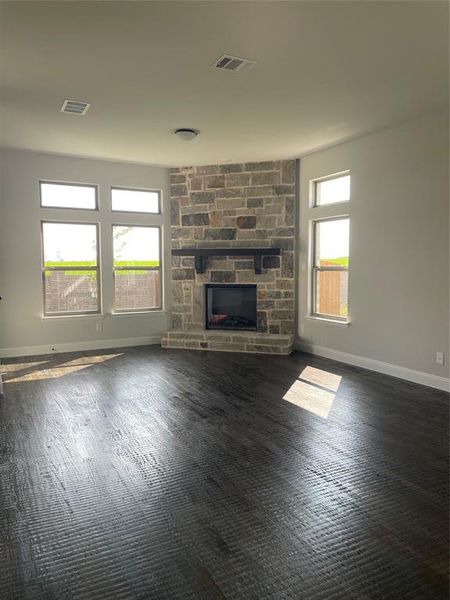 Spacious, unfurnished interior of a new home in Mercer Meadows, Royse City (Image 10). Spacious, unfurnished interior of a new home in Mercer Meadows, Royse City (Image 10).