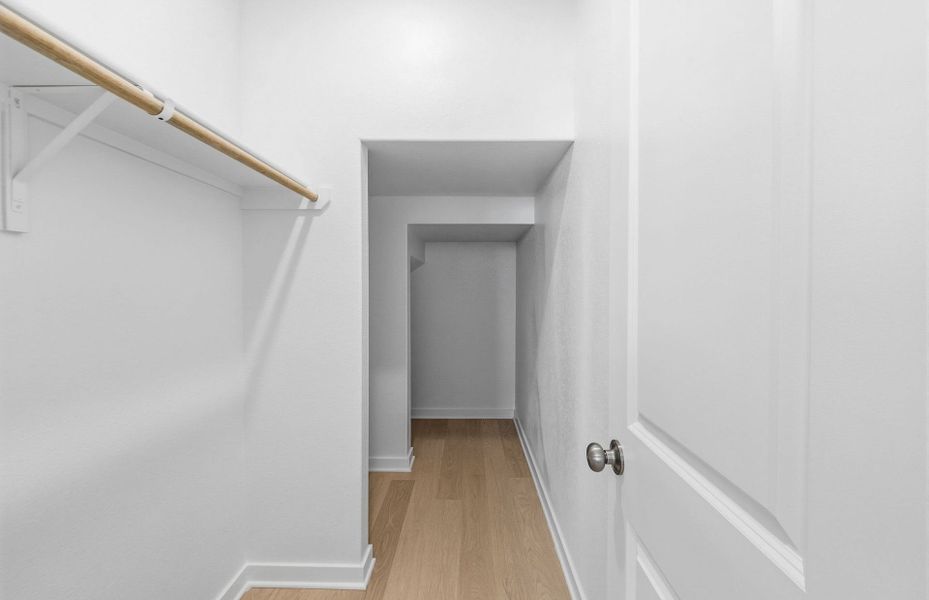 Spacious, unfurnished interior of a new home in Vantage, San Marcos (Image 32).