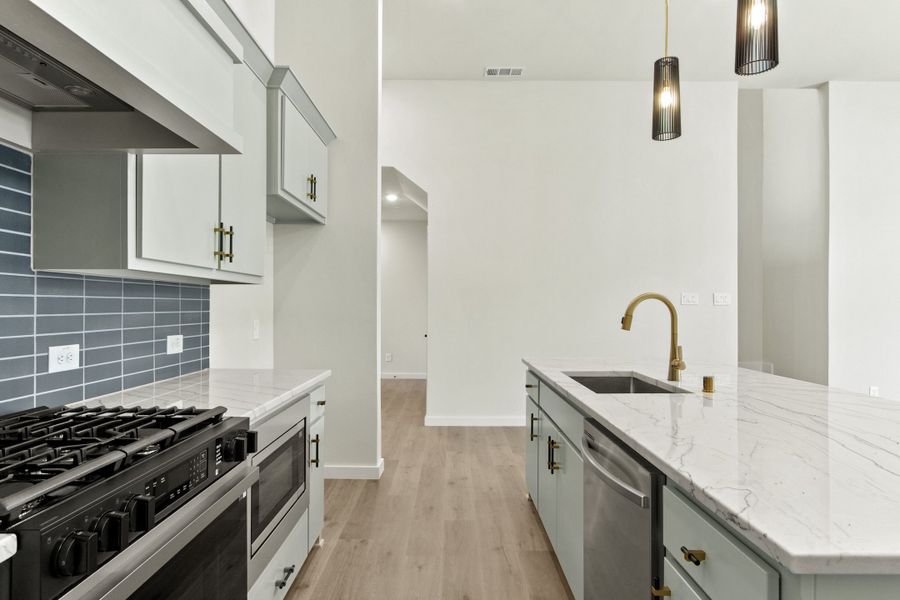Furnished interior view inside a new home in Cottonwood Creek, Rowlett (Image 11).