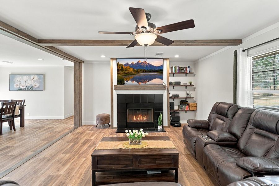 Furnished interior view inside a new home in , La Vernia (Image 4).