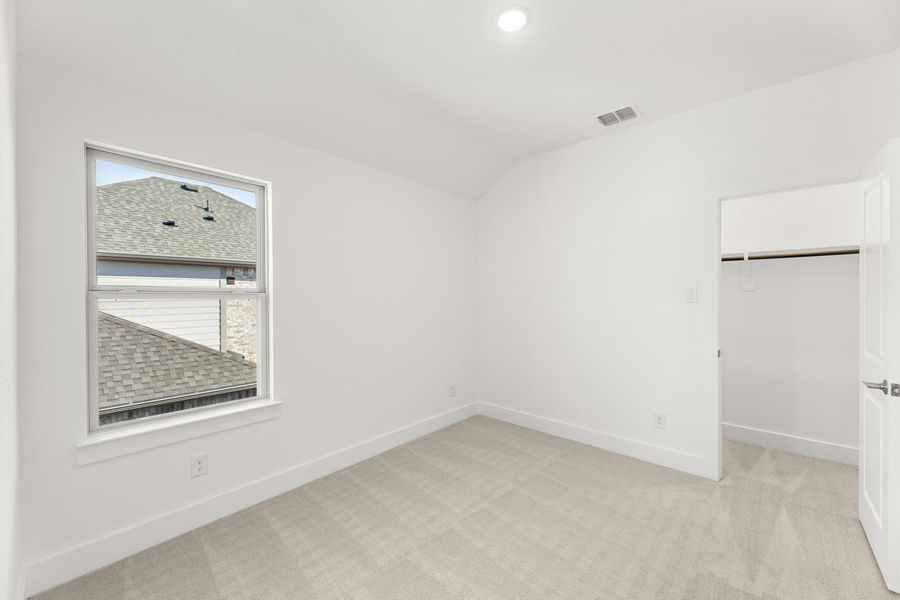 Spacious, unfurnished interior of a new home in Garden Collection at Union Park, Little Elm (Image 26).