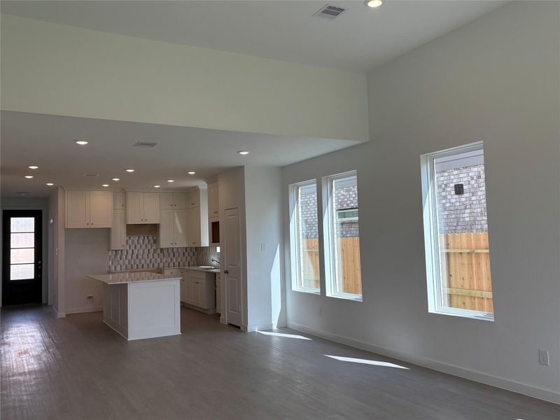 *Not actual home, pictures representative of same floor plan* *Not actual home, pictures representative of same floor plan*