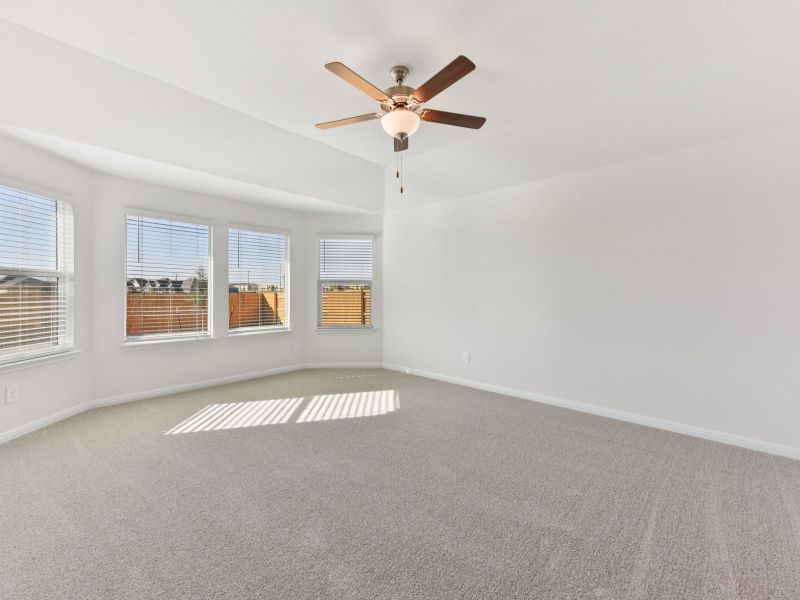 Spacious, unfurnished interior of a new home in Prairie Winds - Boulevard Collection, Hutto (Image 9).