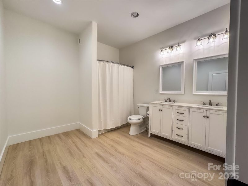 Spacious, unfurnished interior of a new home in , Hickory (Image 40).