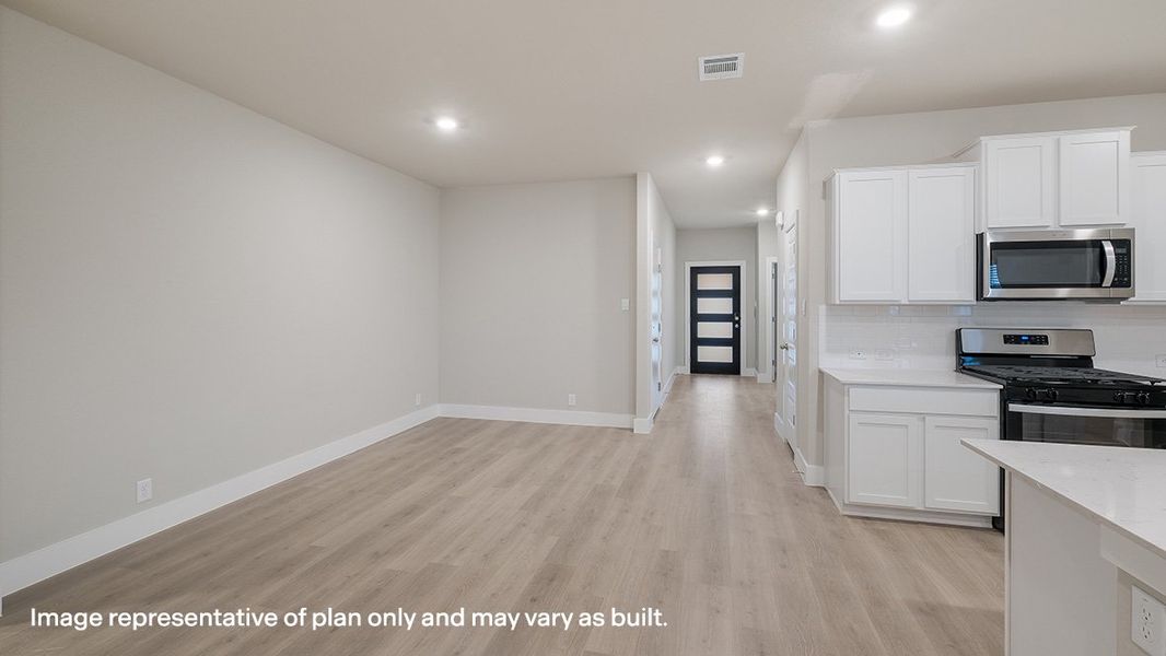 Image 20 representing the The Lakeway by D.R. Horton in Veranda, San Antonio, TX.