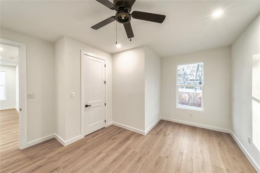 Spacious, unfurnished interior of a new home in , Dallas (Image 35).