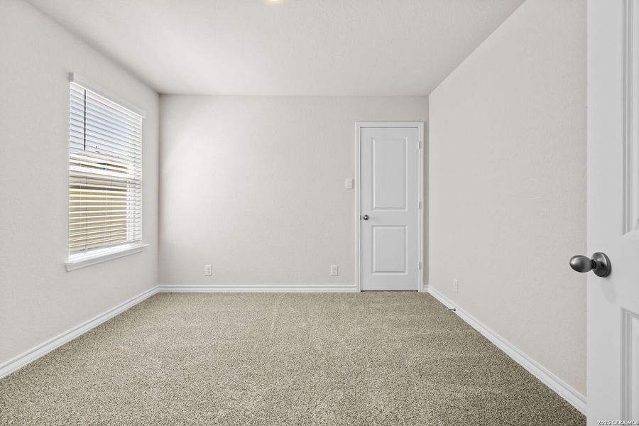 Spacious, unfurnished interior of a new home in Redbird Ranch, San Antonio (Image 16).