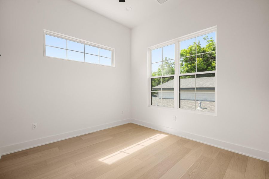 Spacious, unfurnished interior of a new home in , Austin (Image 20).