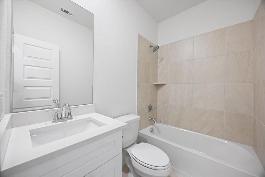 Furnished interior view inside a new home in Glendale Lakes, Rosharon (Image 7).