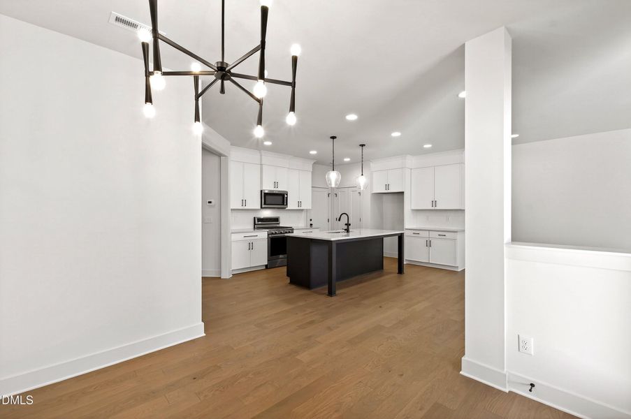 982 Helix (17) 982 Helix (17)