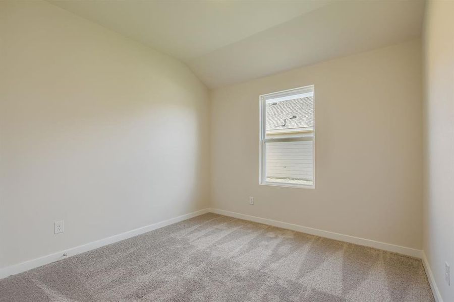 Spacious, unfurnished interior of a new home in Middlefield Village, Dallas (Image 10).