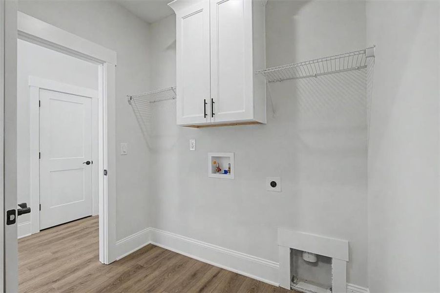 Spacious, unfurnished interior of a new home in , Dallas (Image 32).