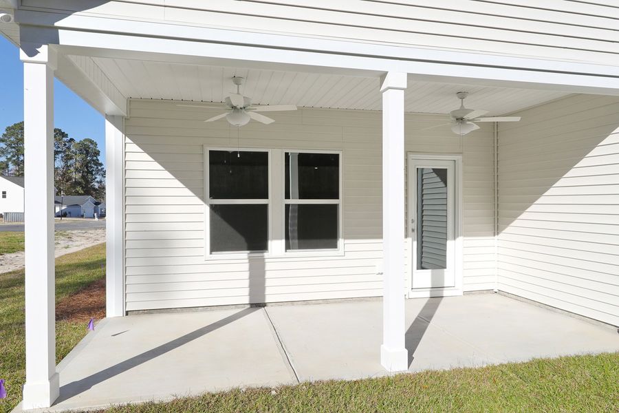Exterior details and patio area of a home in Jordan Grove, Conway (Image 3).