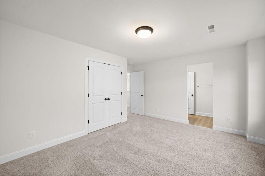 Spacious, unfurnished interior of a new home in Pisgah Park, Kernersville (Image 36).