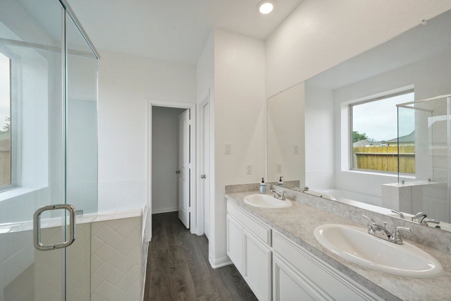 Bastrop Floorplan - Primary Bathroom
