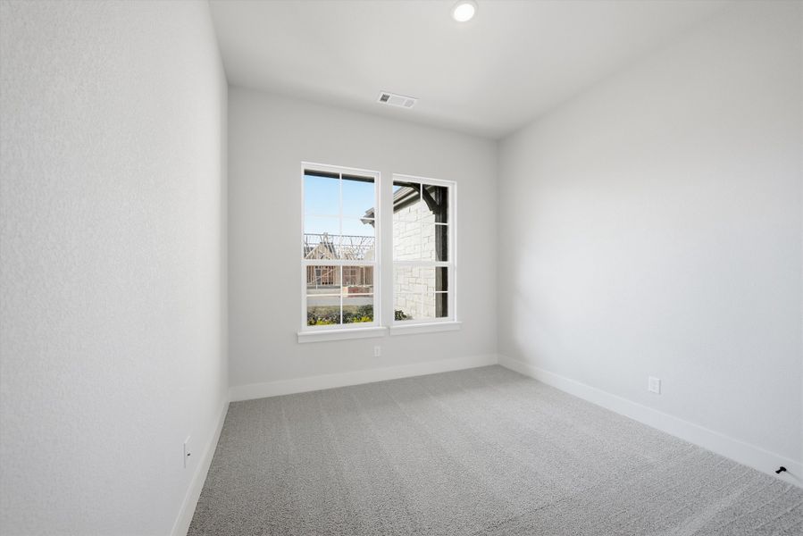 Spacious, unfurnished interior of a new home in Eagle Ridge Estates, Weatherford (Image 30).