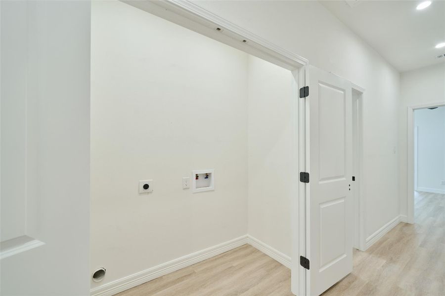 Washer/Dryer connections upstiars