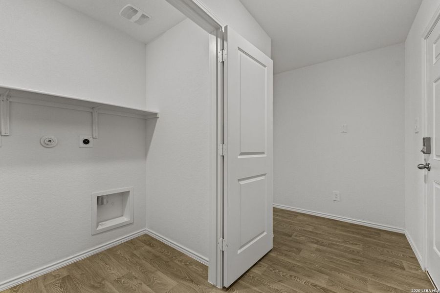 Spacious, unfurnished interior of a new home in Hickory Ridge, Elmendorf (Image 26). Spacious, unfurnished interior of a new home in Hickory Ridge, Elmendorf (Image 26).