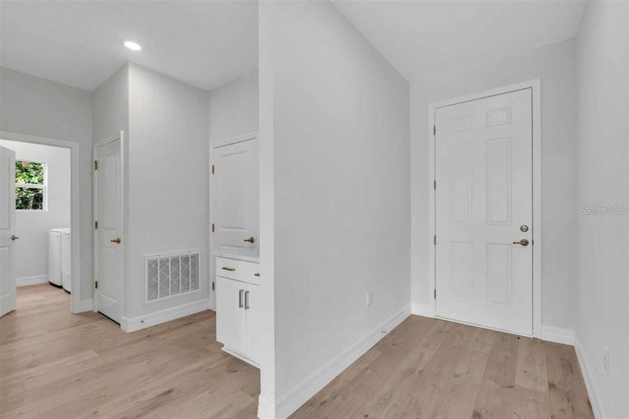 Spacious, unfurnished interior of a new home in , Punta Gorda (Image 22).