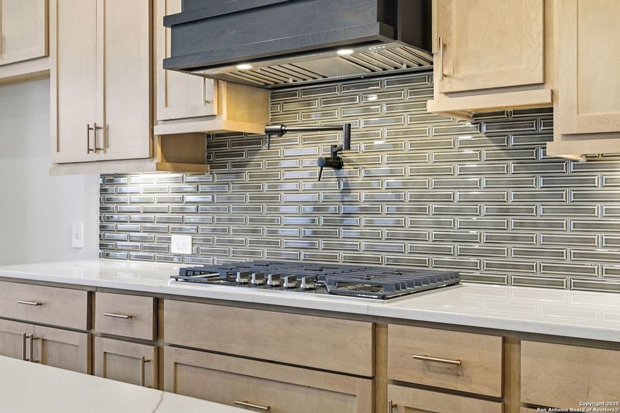 Close-up of interior finishes inside a home in Ventana - 60', Bulverde (Image 15).