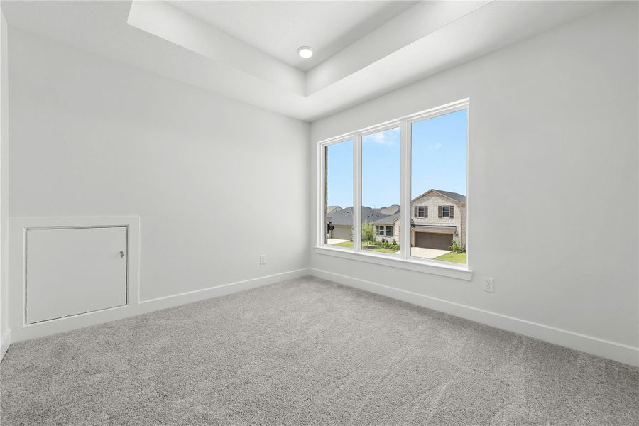 Spacious, unfurnished interior of a new home in Sunterra, Katy (Image 18). Spacious, unfurnished interior of a new home in Sunterra, Katy (Image 18).
