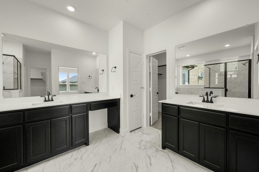 Furnished interior view inside a new home in Kentsdale Farms, DeSoto (Image 14).