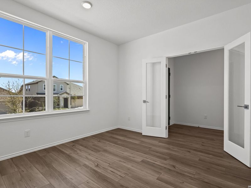 Spacious, unfurnished interior of a new home in Comanche Ridge, San Antonio (Image 30).