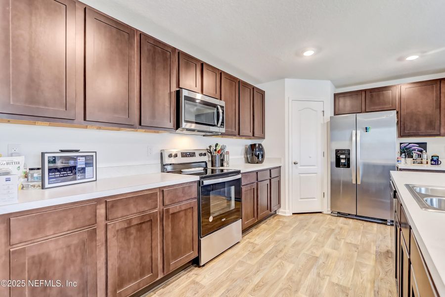 Furnished interior view inside a new home in Copes Landing, Jacksonville (Image 24).