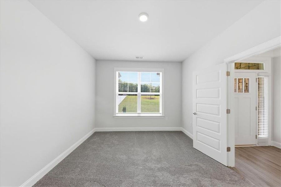 Spacious, unfurnished interior of a new home in Tuscany Hills, Douglasville (Image 16). Spacious, unfurnished interior of a new home in Tuscany Hills, Douglasville (Image 16).