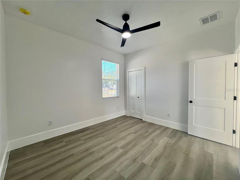 Spacious, unfurnished interior of a new home in , Tampa (Image 58).