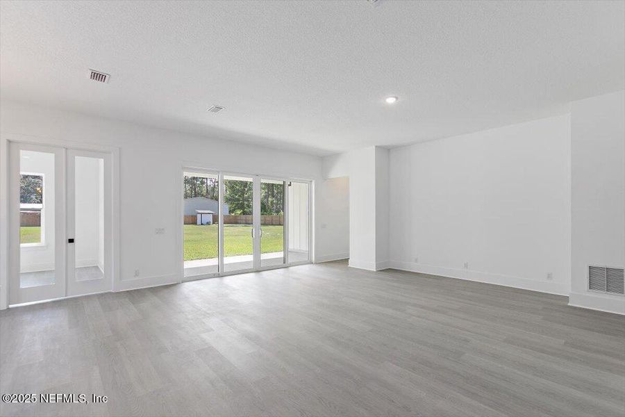 Spacious, unfurnished interior of a new home in , Keystone Heights (Image 13).