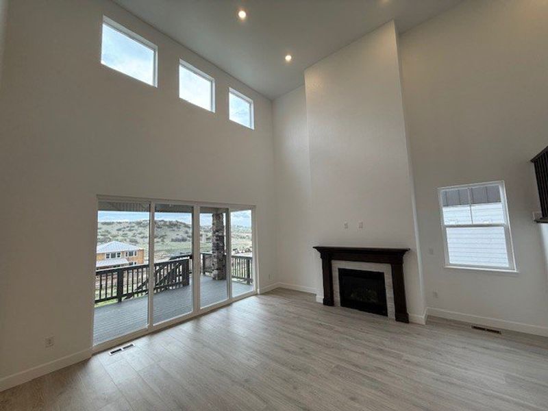 Spacious, unfurnished interior of a new home in Macanta, Castle Rock (Image 20).