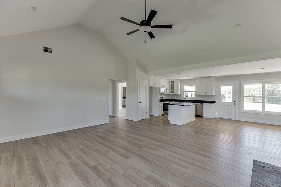 Spacious, unfurnished interior of a new home in , Hartwell (Image 22).