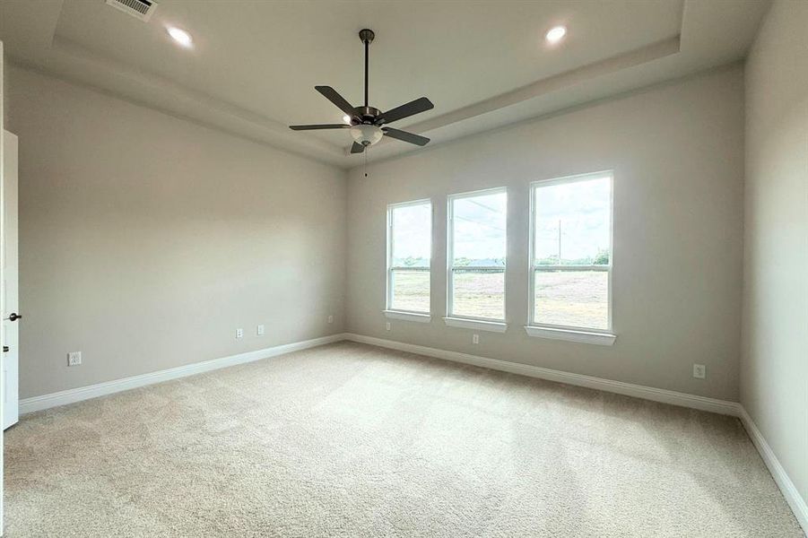 Spacious, unfurnished interior of a new home in Eagle’s Estates, Burleson (Image 23).