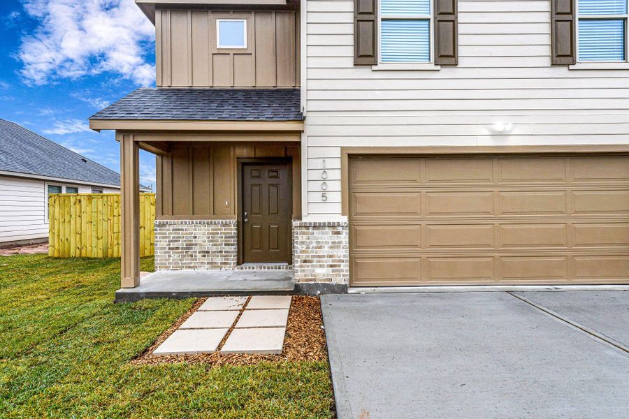 Exterior details and patio area of a home in , Hempstead (Image 3).