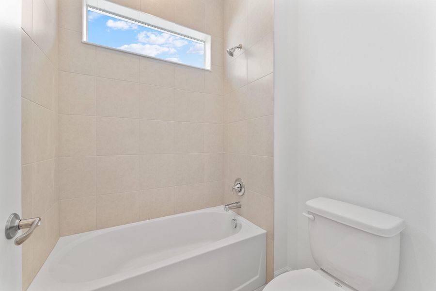 US_SEF_CARLTON_LOT 182_BATH 2