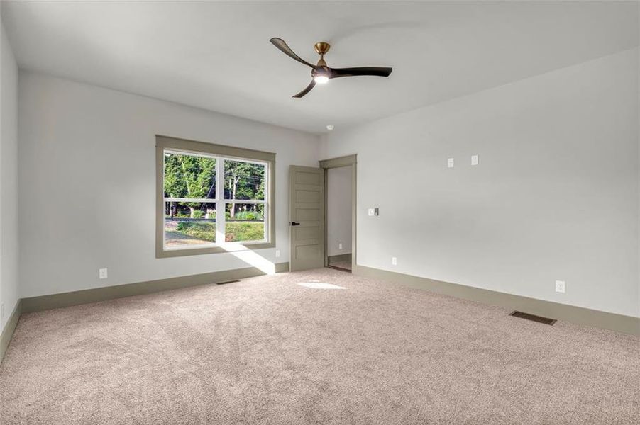 Spacious, unfurnished interior of a new home in , Monroe (Image 33).