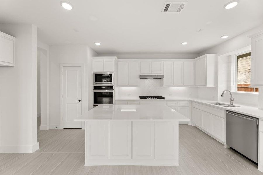 Furnished interior view inside a new home in Llano Springs, Fort Worth (Image 7).