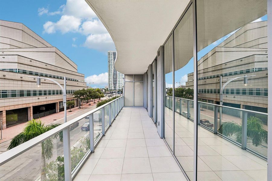 54-web-or-mls-Biscayne Blvd 201-S0409-05