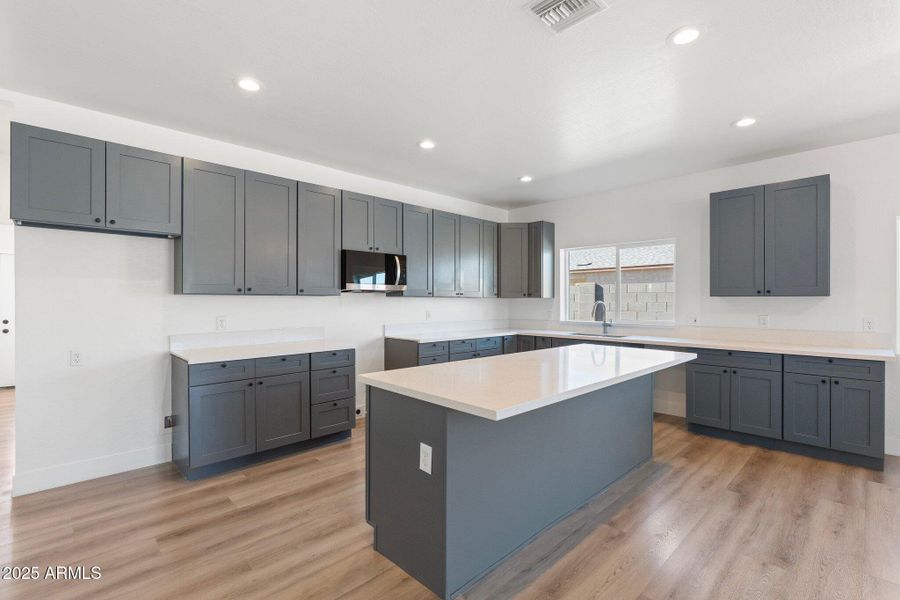 8-web-or-mls-DSC01521 8-web-or-mls-DSC01521