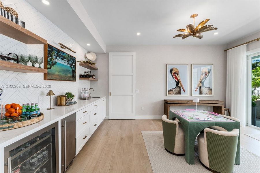 Furnished interior view inside a new home in , Tavernier (Image 11).
