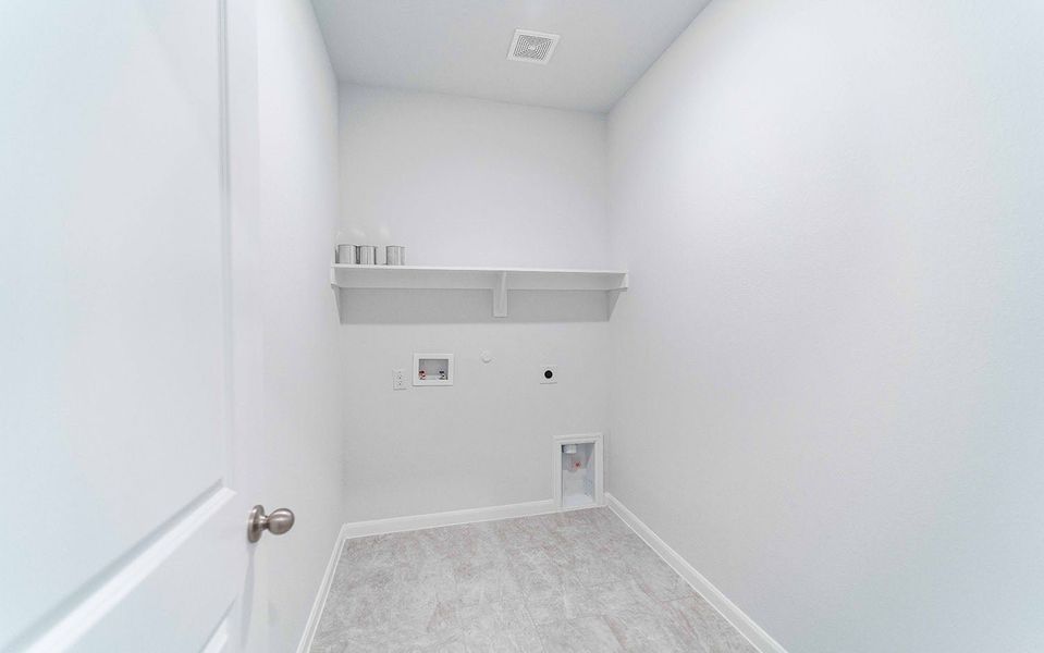 Spacious, unfurnished interior of a new home in Solterra, Mesquite (Image 44).