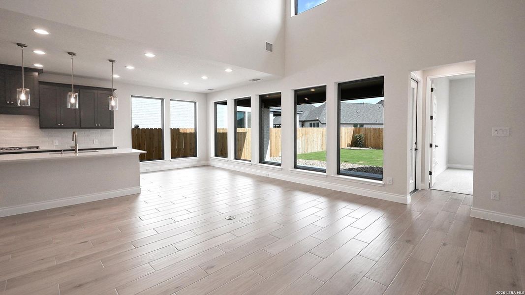 Spacious, unfurnished interior of a new home in Legacy at Lake Dunlap, New Braunfels (Image 25).