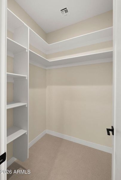 Closet w/ Built-Ins Closet w/ Built-Ins