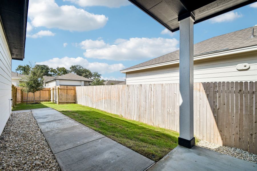 Exterior details and patio area of a home in Sage Hollow, Kyle (Image 16).