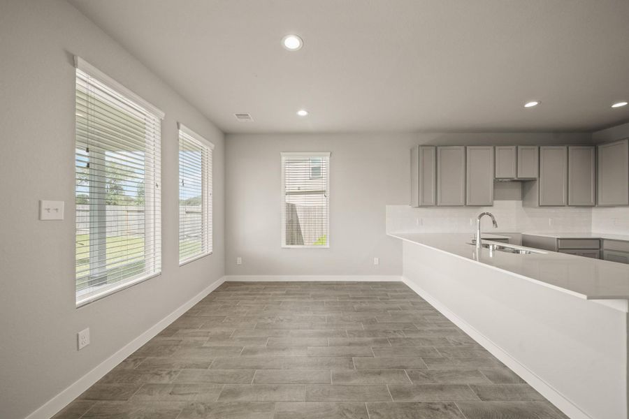 Spacious, unfurnished interior of a new home in Grand Oaks Village, Houston (Image 6). Spacious, unfurnished interior of a new home in Grand Oaks Village, Houston (Image 6).