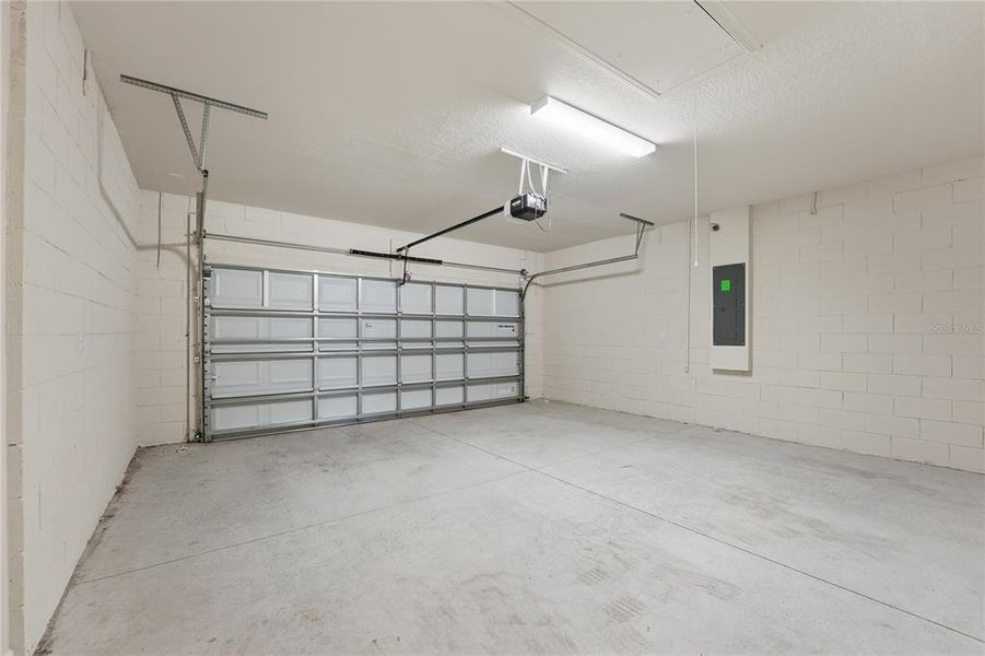 Spacious, unfurnished interior of a new home in , St. Cloud (Image 20).